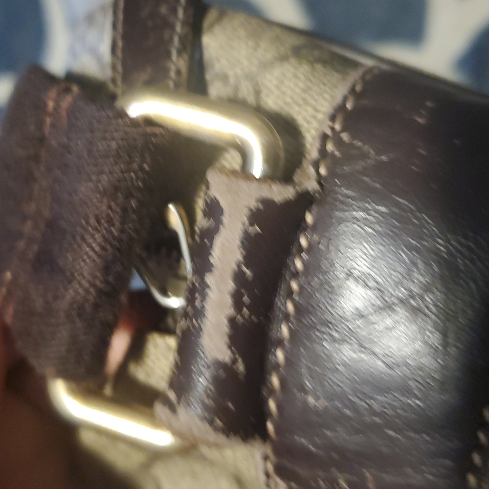 Authentic Large Gucci GG Supreme Crossbody Bag - Picture 5 of 16